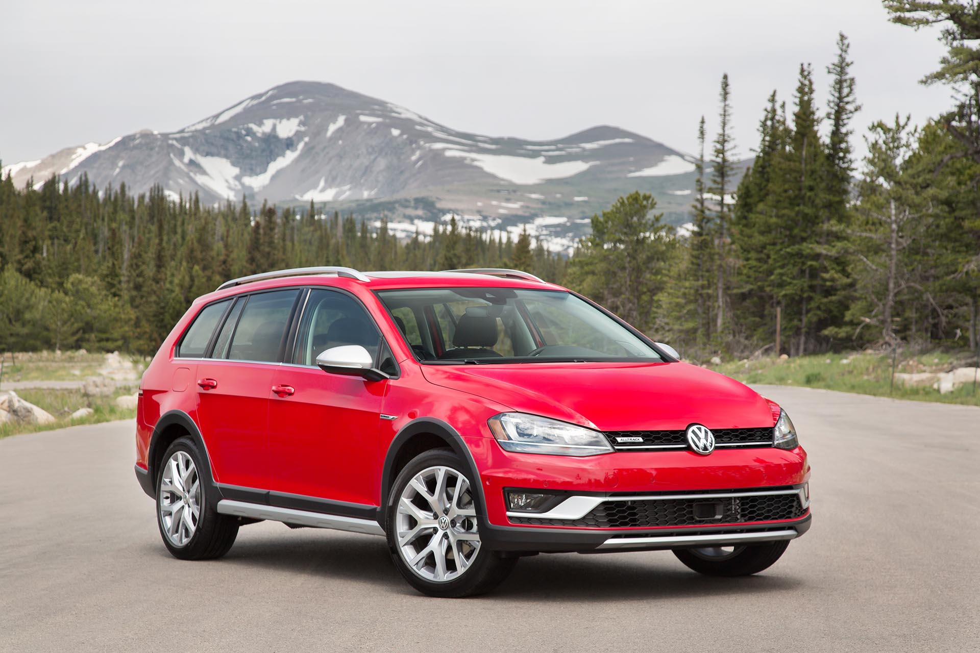 08_VW_Mk7_Golf_Alltrack_4MOTION_front.jpg