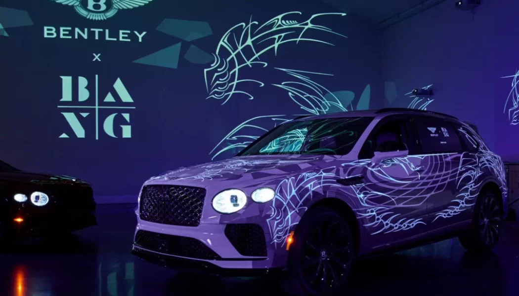 Bentley ra mắt Bentayga với lớp áo phản quang đặc biệt tại sự kiện Art Basel Miami