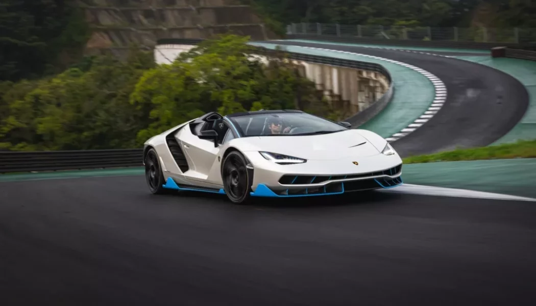 Lamborghini Centenario Roadster độc đáo tìm chủ mới, giá dự kiến trên 2 triệu Đô