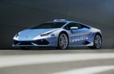 “Điểm mặt” dàn Lamborghini của cảnh sát Ý sau 20 năm hợp tác cùng hãng siêu xe