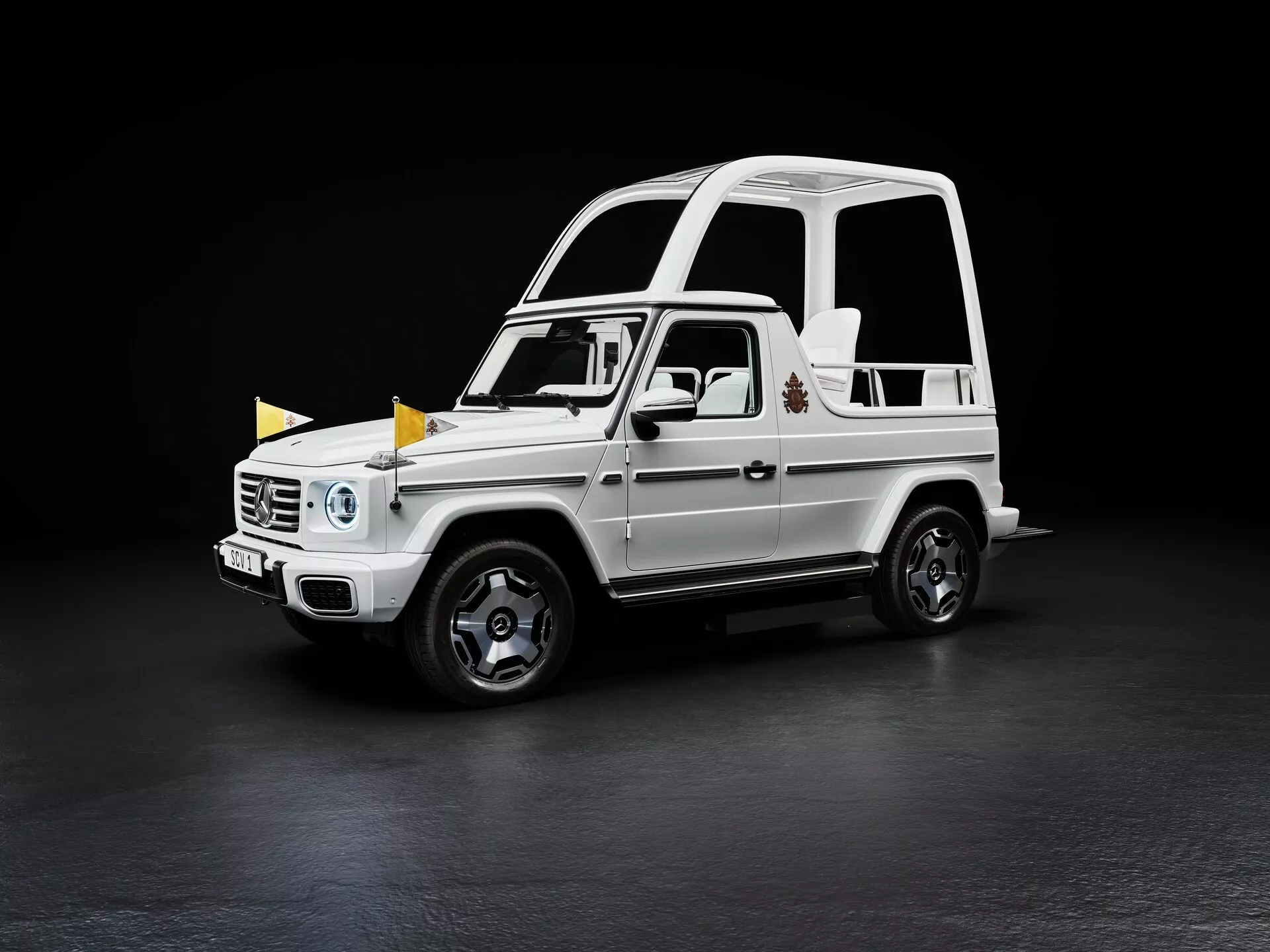 Mercedes-Benz-G-Class-EQ-Popemobile-3.webp