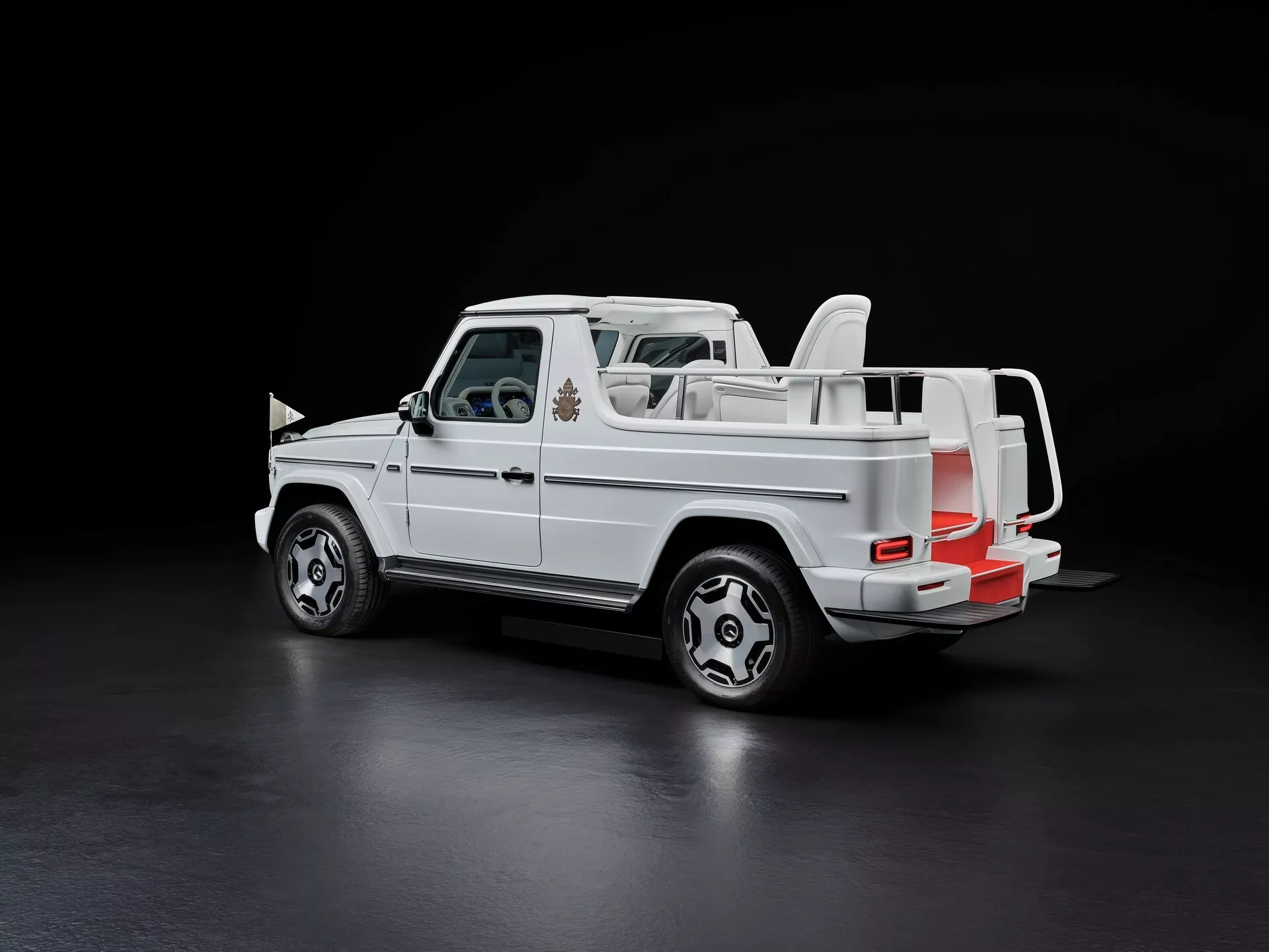 Mercedes-Benz-G-Class-EQ-Popemobile-6.webp