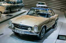 Mercedes-Benz 230 SL “Pagoda” – Mẫu xe thể thao định hình phong cách đầu những năm 60