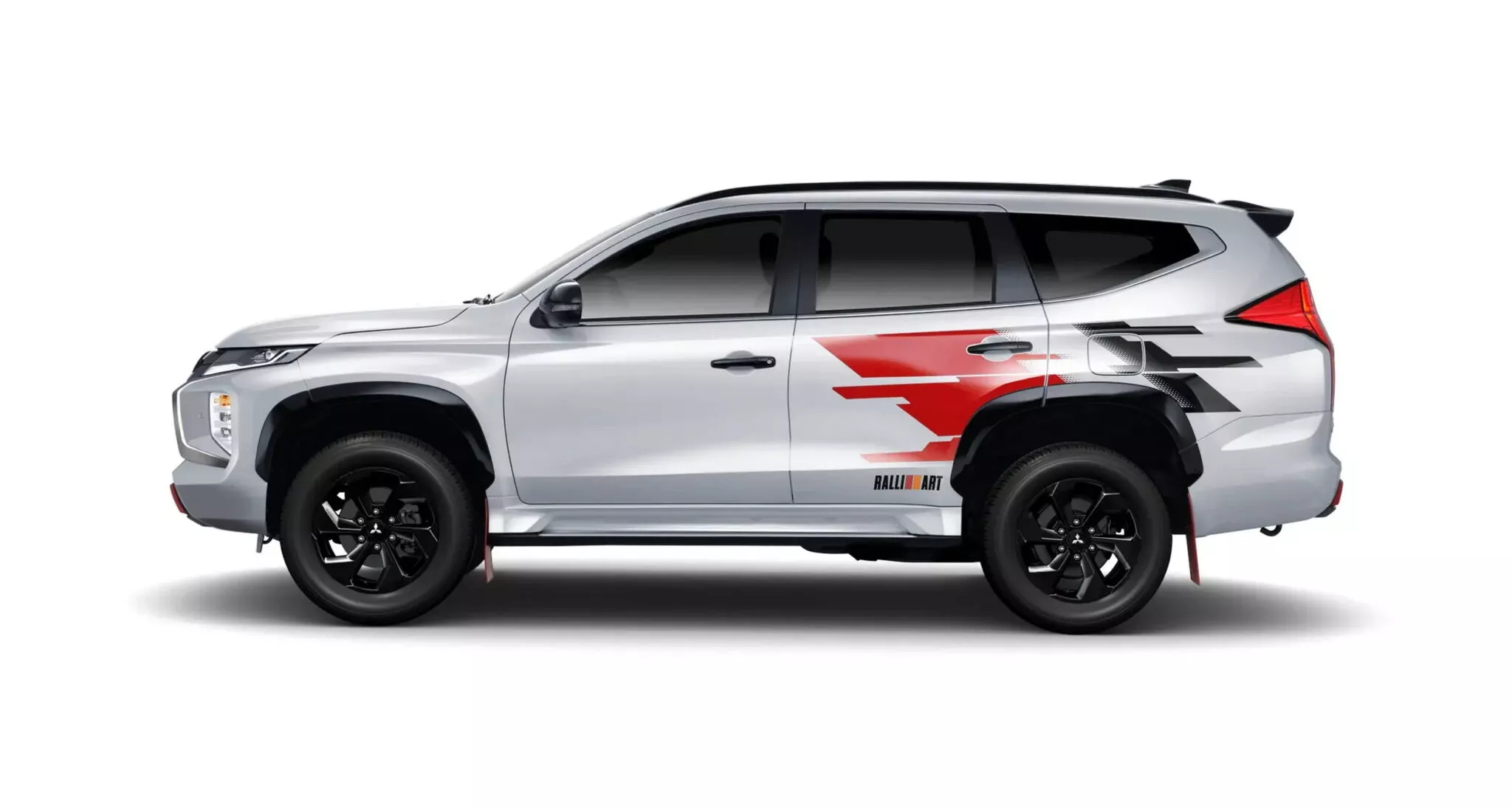 Mitsubishi-Pajero-Sport-Black-Edition-Ralliart-3.webp