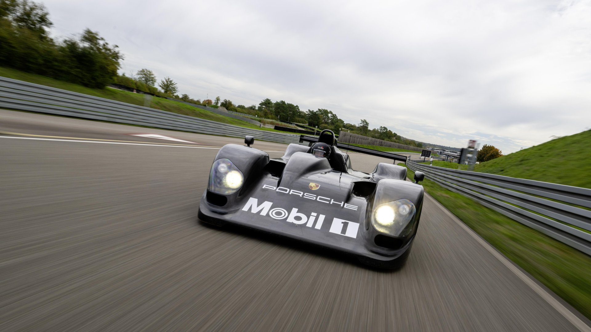 Porsche-LMP2000-8.jpg