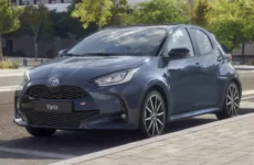 Toyota Yaris GR Sport 2025 ra mắt: Thêm màu sắc và tùy chọn mâm xe mới