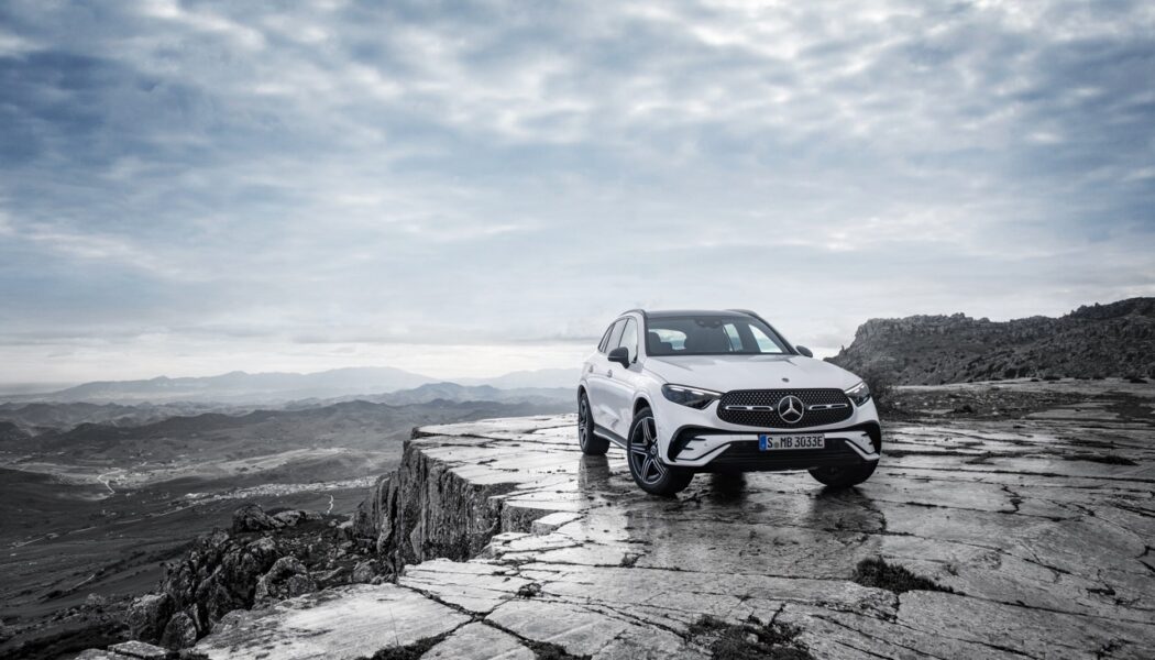 Mercedes-Benz ra mắt showroom trực tuyến và các ưu đãi khi mua xe cuối năm lên đến 300 triệu đồng