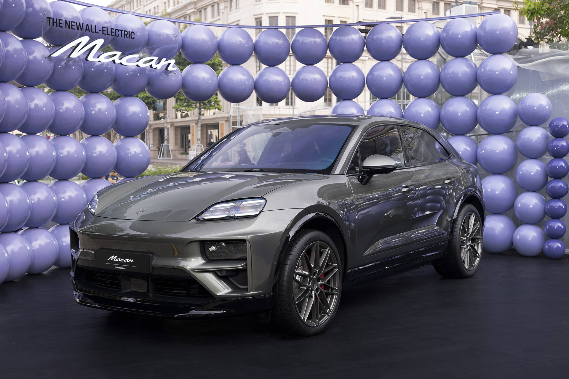 Porsche Việt Nam giới thiệu Macan EV thuần điện hoàn toàn mới, giá từ 3,480 tỷ đồng