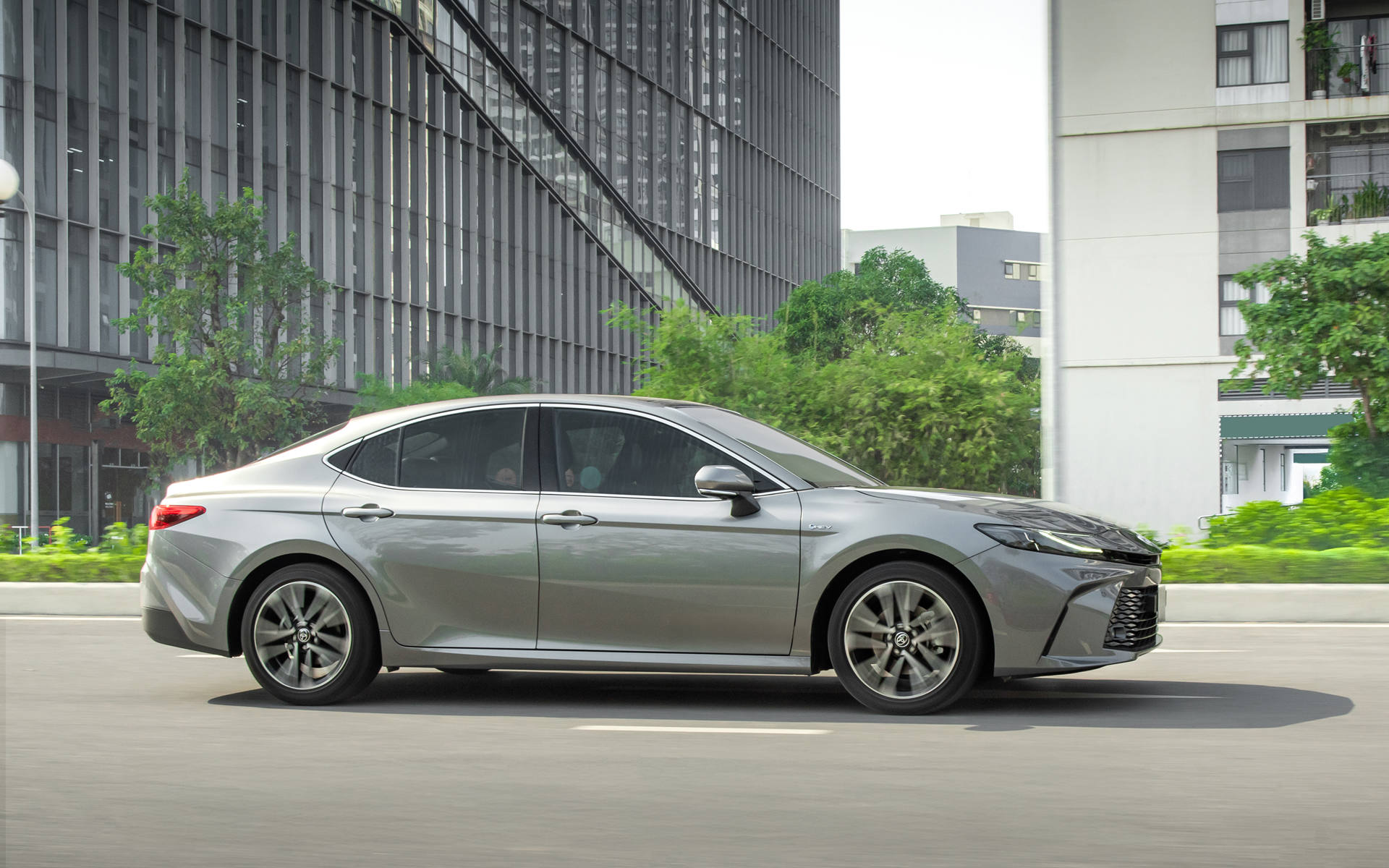 toyota-camry-2025-vn-congbogia-06.jpg